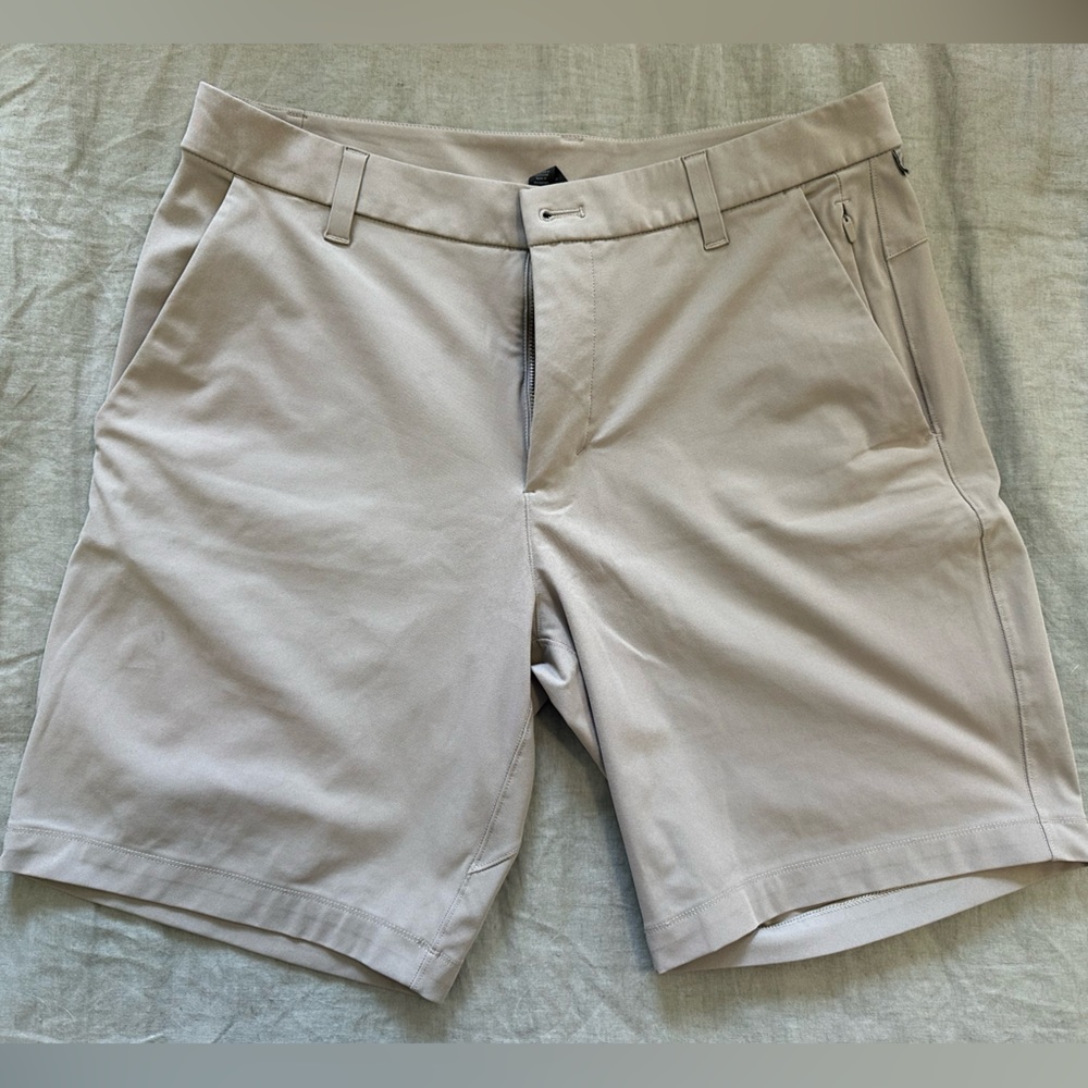 Lululemon Commission shorts 9’ inseam